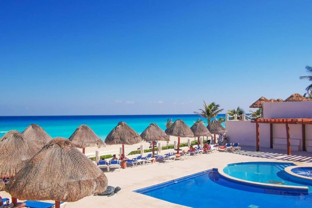 Villa Aurora Beautiful Beachfront Apartment Cancun Dış mekan fotoğraf